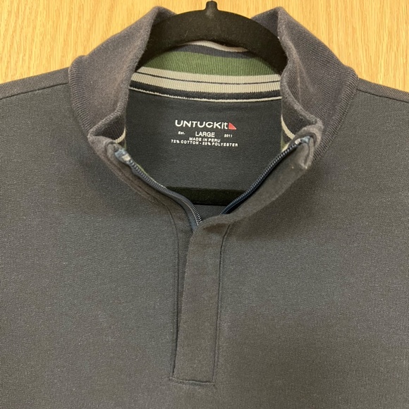 Untuckit 1/4 Zip Pullover | Size Small - Picture 2 of 3